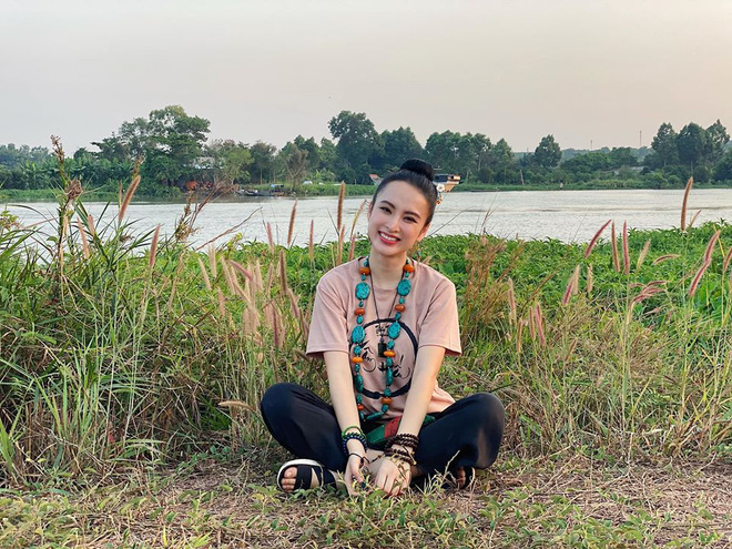Rời bỏ ánh hào quang showbiz, Angela Phương Trinh đã khác như thế nào? - 2 Rời bỏ ánh hào quang showbiz, Angela Phương Trinh đã khác như thế nào? - 2