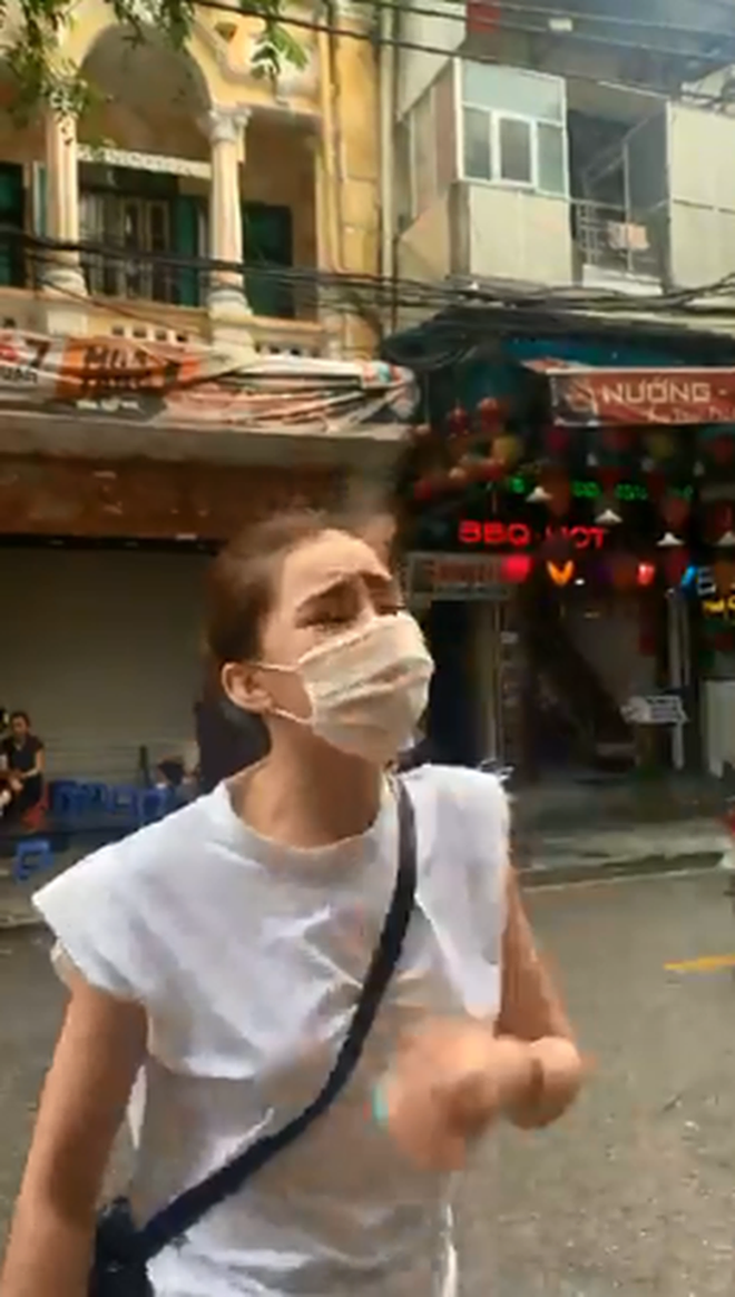 Phỏng vấn nóng Lưu Đê Ly về vụ ẩu đả ở Hàng Buồm: 'Vợ chồng tôi đã vướng phải vụ hành hung được chuẩn bị kỹ càng từ trước' Phỏng vấn nóng Lưu Đê Ly về vụ ẩu đả ở Hàng Buồm: 'Vợ chồng tôi đã vướng phải vụ hành hung được chuẩn bị kỹ càng từ trước'