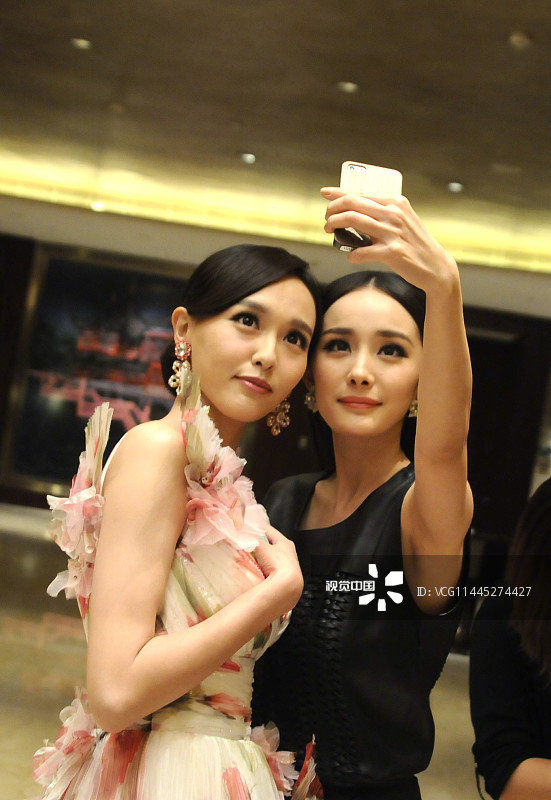 Dương Mịch - Đường Yên phớt lờ nhau tại sự kiện, cặp 'khuê mật tốt nhất Trung Quốc' giờ chỉ còn là quá khứ - 2 Dương Mịch - Đường Yên phớt lờ nhau tại sự kiện, cặp 'khuê mật tốt nhất Trung Quốc' giờ chỉ còn là quá khứ - 2