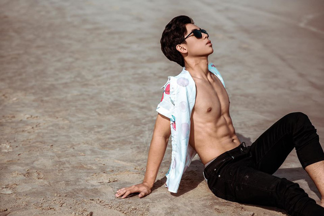 Nam sinh Đà Nẵng 2002 sở hữu gương mặt dễ thương, nhìn xuống body ai cũng trầm trồ vì chuẩn 6 múi siêu mẫu - 4 Nam sinh Đà Nẵng 2002 sở hữu gương mặt dễ thương, nhìn xuống body ai cũng trầm trồ vì chuẩn 6 múi siêu mẫu - 4