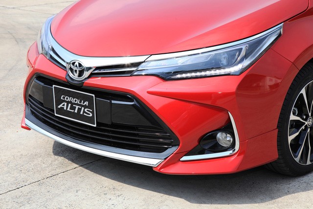 Toyota Corolla Altis nâng cấp tại Việt Nam: Chưa phải bản 2020, giá rẻ hơn, thêm trang bị đấu Mazda3 - 1 Toyota Corolla Altis nâng cấp tại Việt Nam: Chưa phải bản 2020, giá rẻ hơn, thêm trang bị đấu Mazda3 - 1