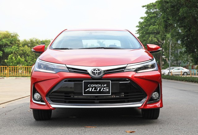 Toyota Corolla Altis nâng cấp tại Việt Nam: Chưa phải bản 2020, giá rẻ hơn, thêm trang bị đấu Mazda3 - 3 Toyota Corolla Altis nâng cấp tại Việt Nam: Chưa phải bản 2020, giá rẻ hơn, thêm trang bị đấu Mazda3 - 3
