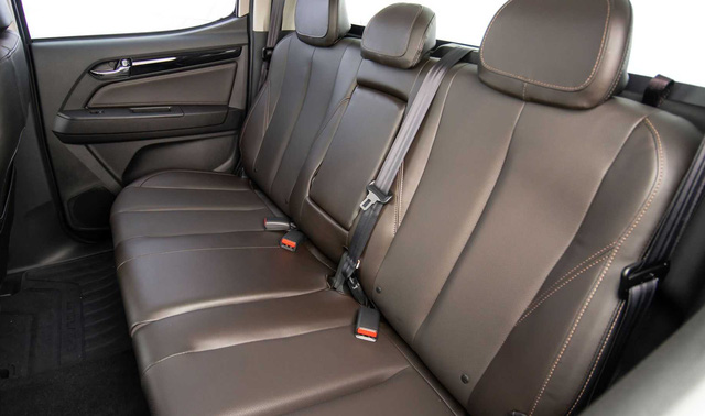 Chevrolet Colorado 2021 trình làng: Đổi thiết kế đầu xe, gây áp lực cho Ford Ranger và Mitsubishi Triton - 7 Chevrolet Colorado 2021 trình làng: Đổi thiết kế đầu xe, gây áp lực cho Ford Ranger và Mitsubishi Triton - 7