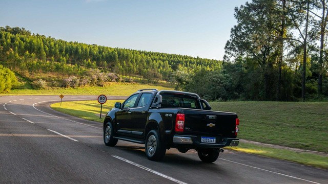 Chevrolet Colorado 2021 trình làng: Đổi thiết kế đầu xe, gây áp lực cho Ford Ranger và Mitsubishi Triton - 9 Chevrolet Colorado 2021 trình làng: Đổi thiết kế đầu xe, gây áp lực cho Ford Ranger và Mitsubishi Triton - 9