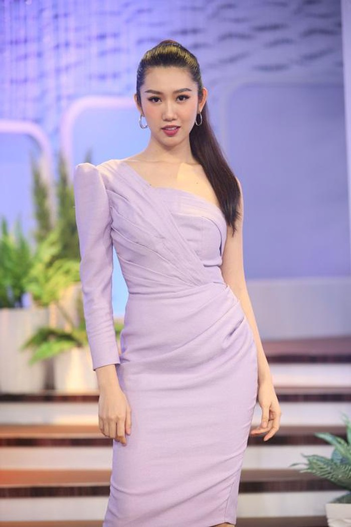 Thúy Ngân 'thất kinh hồn vía' khi bạn trai ghen tuông chở thẳng vào nghĩa địa hỏi: 'Giờ em muốn sống hay chết?' - 1 Thúy Ngân 'thất kinh hồn vía' khi bạn trai ghen tuông chở thẳng vào nghĩa địa hỏi: 'Giờ em muốn sống hay chết?' - 1