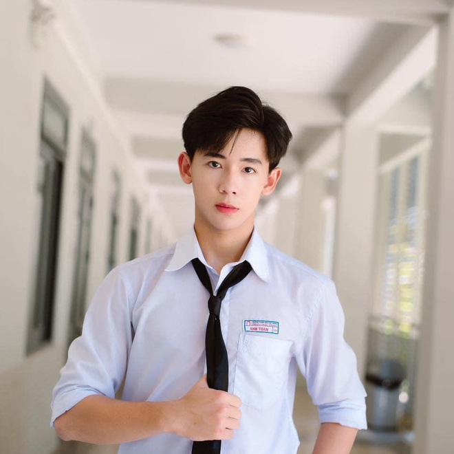 Nam sinh Đà Nẵng 2002 sở hữu gương mặt dễ thương, nhìn xuống body ai cũng trầm trồ vì chuẩn 6 múi siêu mẫu Nam sinh Đà Nẵng 2002 sở hữu gương mặt dễ thương, nhìn xuống body ai cũng trầm trồ vì chuẩn 6 múi siêu mẫu