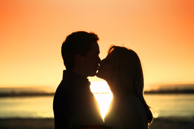 Vì sao mọi người lại hôn nhau? Vì sao mọi người lại hôn nhau?