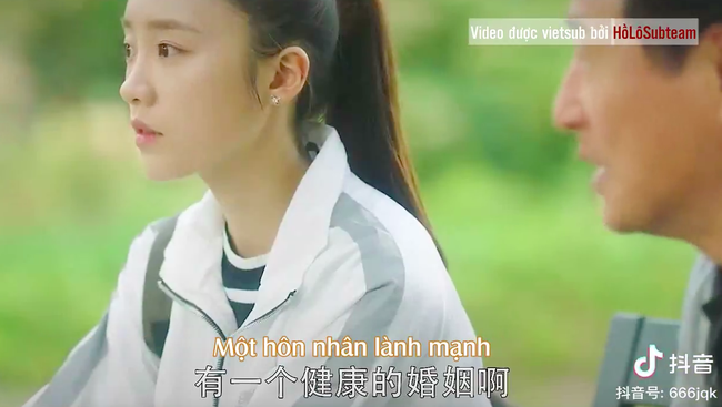 Phim hot '30 chưa phải là hết': Bật khóc trước cảnh bố Cố Giai gặp 'trà xanh', xin cô ả buông tha con gái mình - 4 Phim hot '30 chưa phải là hết': Bật khóc trước cảnh bố Cố Giai gặp 'trà xanh', xin cô ả buông tha con gái mình - 4