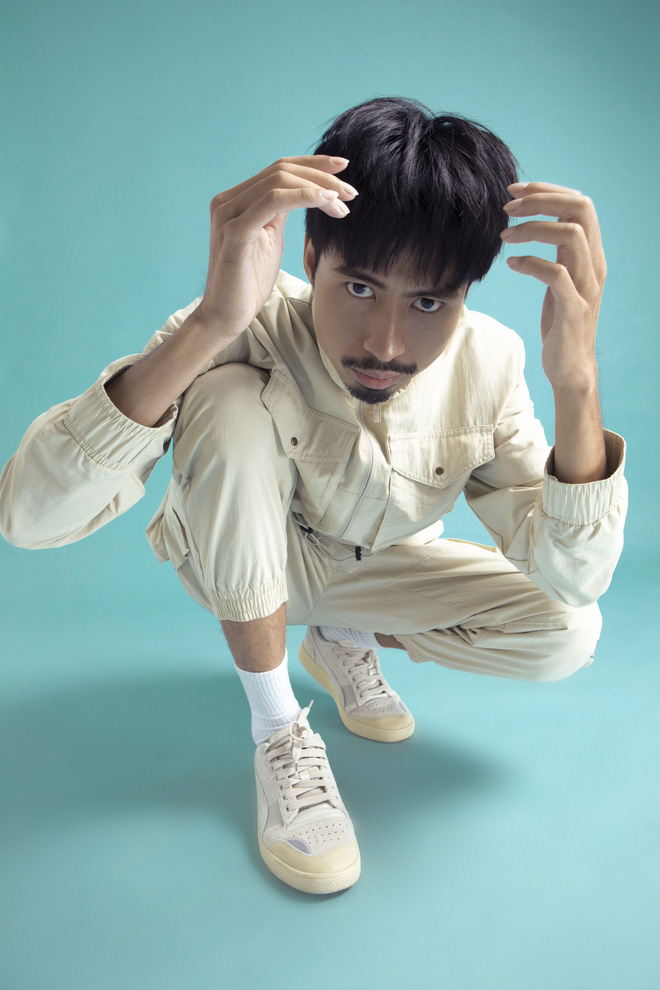 Đen Vâu ra MV one-shot 1 cảnh ngồi rap trong chiếc trực thăng đang bay, Tăng Thanh Hà bất ngờ làm 'cameo' - 6 Đen Vâu ra MV one-shot 1 cảnh ngồi rap trong chiếc trực thăng đang bay, Tăng Thanh Hà bất ngờ làm 'cameo' - 6