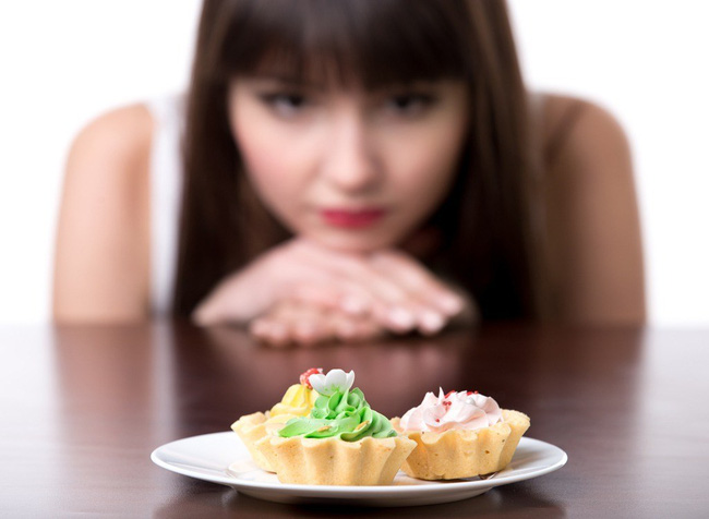 Ăn nhiều đường khiến bạn nhanh già ngang với hút thuốc lá, nếu cơ thể xuất hiện 5 dấu hiệu này thì cần xem lại ngay những gì bạn hay ăn - 2 Ăn nhiều đường khiến bạn nhanh già ngang với hút thuốc lá, nếu cơ thể xuất hiện 5 dấu hiệu này thì cần xem lại ngay những gì bạn hay ăn - 2
