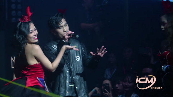 Wren Evans lần đầu diễn Fever phiên bản EDM cùng K-ICM, lyric toàn tiếng Anh nhưng dàn fanchant vẫn bao 'mượt' - 2 Wren Evans lần đầu diễn Fever phiên bản EDM cùng K-ICM, lyric toàn tiếng Anh nhưng dàn fanchant vẫn bao 'mượt' - 2