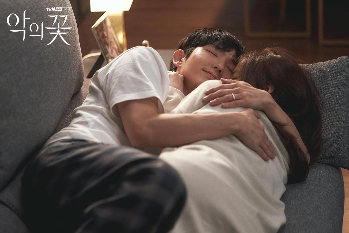 Nội dung kịch tính cùng diễn xuất đỉnh cao, phim của Lee Jun Ki được fan Trung chấm điểm cao hơn cả Điên thì có sao - 5 Nội dung kịch tính cùng diễn xuất đỉnh cao, phim của Lee Jun Ki được fan Trung chấm điểm cao hơn cả Điên thì có sao - 5