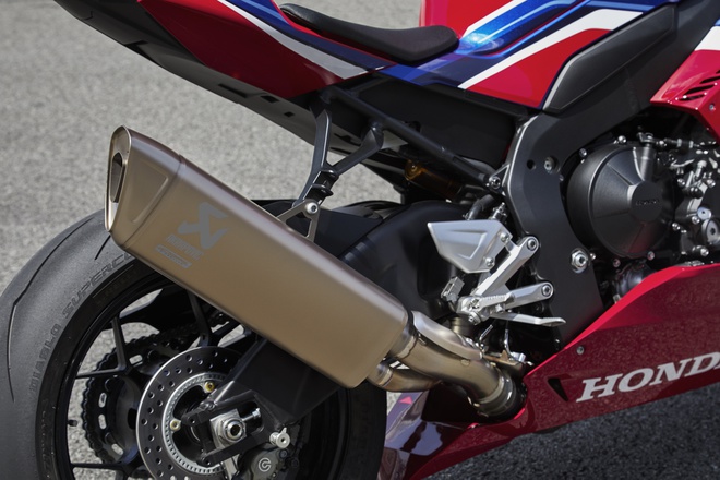Honda ra mắt superbike CBR1000RR-R tại VN - đắt nhất 1,049 tỷ đồng - 1 Honda ra mắt superbike CBR1000RR-R tại VN - đắt nhất 1,049 tỷ đồng - 1