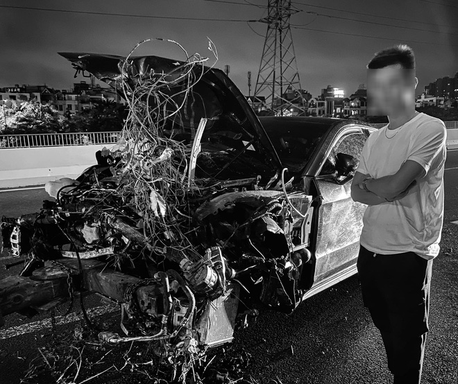 Vừa sang tay chủ mới 11 tỷ, chàng trai 26 tuổi xót xa khi siêu xe Porsche lao xuống cầu Sài Gòn, hư hỏng nặng - 3 Vừa sang tay chủ mới 11 tỷ, chàng trai 26 tuổi xót xa khi siêu xe Porsche lao xuống cầu Sài Gòn, hư hỏng nặng - 3