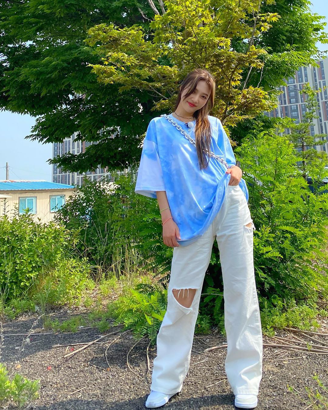 Ngắm outfit của sao Hàn, bạn học được khối tuyệt kỹ mix&match cực hay để có set đồ xinh bất bại - 2 Ngắm outfit của sao Hàn, bạn học được khối tuyệt kỹ mix&match cực hay để có set đồ xinh bất bại - 2