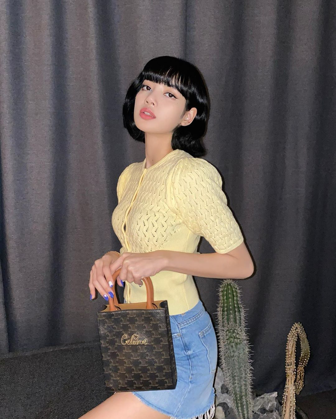 Ngắm outfit của sao Hàn, bạn học được khối tuyệt kỹ mix&match cực hay để có set đồ xinh bất bại Ngắm outfit của sao Hàn, bạn học được khối tuyệt kỹ mix&match cực hay để có set đồ xinh bất bại