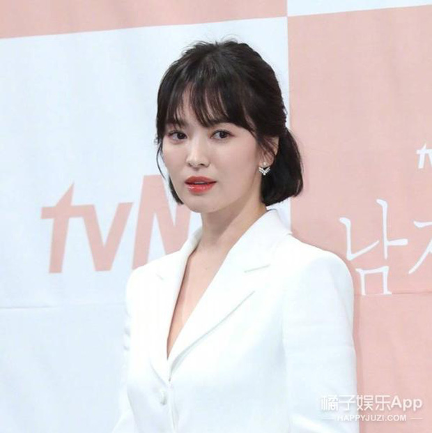 Song Hye Kyo bị truyền thông Trung khui liên hoàn 'phốt': Thái độ khó chịu, yêu sách, coi thường nghệ sĩ khác ra mặt? Song Hye Kyo bị truyền thông Trung khui liên hoàn 'phốt': Thái độ khó chịu, yêu sách, coi thường nghệ sĩ khác ra mặt?