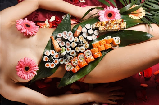 Bí mật bất ngờ đằng sau những bữa tiệc 'Sushi khỏa thân' đầy phấn khích và sức hút - 3 Bí mật bất ngờ đằng sau những bữa tiệc 'Sushi khỏa thân' đầy phấn khích và sức hút - 3