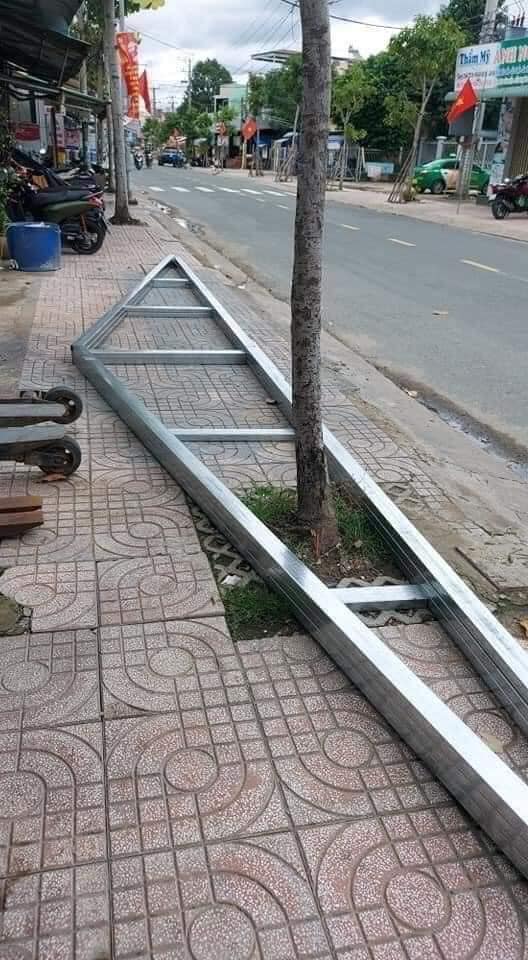 Pha xử lý cồng kềnh của chú thợ hàn: Làm xong rồi lại gãi đầu gãi tai không biết nên chặt cái cây hay phá khung nhôm? - 1 Pha xử lý cồng kềnh của chú thợ hàn: Làm xong rồi lại gãi đầu gãi tai không biết nên chặt cái cây hay phá khung nhôm? - 1