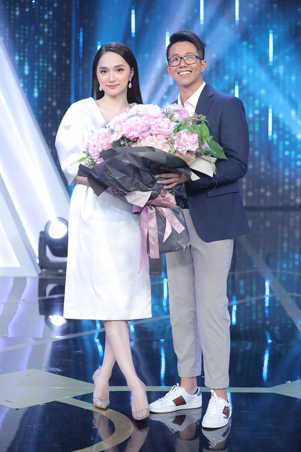 CEO Matt Liu khoe ảnh tay trong tay với Hương Giang kèm lời đường mật: Có thể ở cạnh nhau hay không là do ý em! - 2 CEO Matt Liu khoe ảnh tay trong tay với Hương Giang kèm lời đường mật: Có thể ở cạnh nhau hay không là do ý em! - 2
