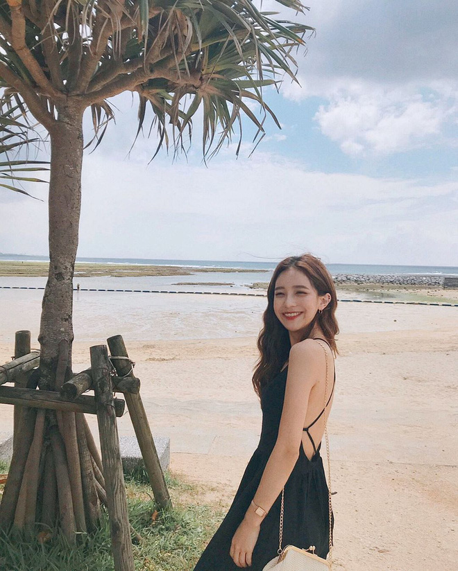 Váy đen không chỉ sang mà còn che nhược điểm body tài tình, nàng nào muốn lên đời style thì nên sắm ngay - 2 Váy đen không chỉ sang mà còn che nhược điểm body tài tình, nàng nào muốn lên đời style thì nên sắm ngay - 2
