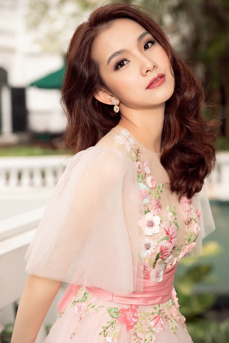 Bộ 3 'Kiều nữ và đại gia' sau 12 năm: Ngọc Lan - Lý Nhã Kỳ cùng chung cảnh ngộ, người còn lại ở ẩn suốt 10 năm sau khi cưới tiến sĩ - 8 Bộ 3 'Kiều nữ và đại gia' sau 12 năm: Ngọc Lan - Lý Nhã Kỳ cùng chung cảnh ngộ, người còn lại ở ẩn suốt 10 năm sau khi cưới tiến sĩ - 8