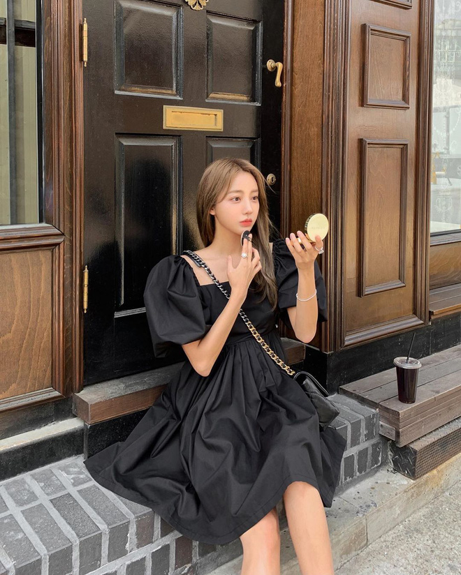 Váy đen không chỉ sang mà còn che nhược điểm body tài tình, nàng nào muốn lên đời style thì nên sắm ngay Váy đen không chỉ sang mà còn che nhược điểm body tài tình, nàng nào muốn lên đời style thì nên sắm ngay
