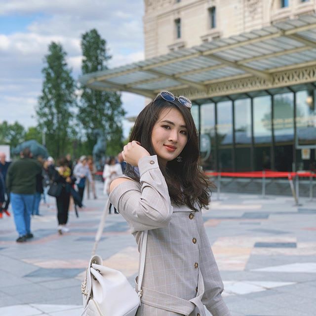 Loạt ảnh ái nữ của ông trùm Huawei: Học giỏi, bình dị nhưng khi khoác lên chiếc váy dạ hội lập tức trở thành công chúa kiều diễm vạn người mê - 7 Loạt ảnh ái nữ của ông trùm Huawei: Học giỏi, bình dị nhưng khi khoác lên chiếc váy dạ hội lập tức trở thành công chúa kiều diễm vạn người mê - 7