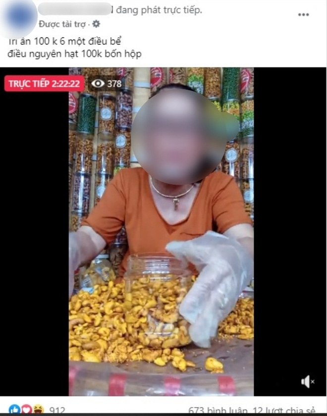 Có gì đằng sau những buổi livestream ngàn view, chốt đơn 'thoăn thoắt' không kịp đếm? Có gì đằng sau những buổi livestream ngàn view, chốt đơn 'thoăn thoắt' không kịp đếm?