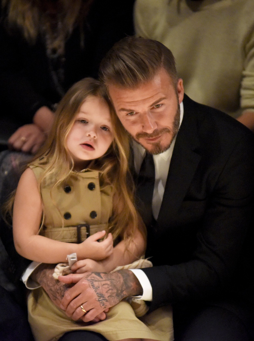 Harper - con gái út ngậm thìa vàng, khiến Beckham 'mất hết quyền lực' - 4 Harper - con gái út ngậm thìa vàng, khiến Beckham 'mất hết quyền lực' - 4