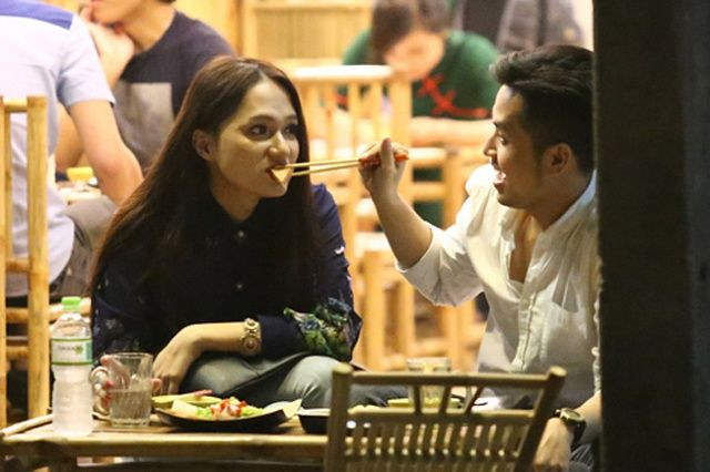 Hồ sơ tình trường toàn mỹ nam của Hương Giang: Mối tình sâu đậm với Criss Lai liệu có bằng chuyện tình mới chớm nở cùng CEO Singapore? - 17 Hồ sơ tình trường toàn mỹ nam của Hương Giang: Mối tình sâu đậm với Criss Lai liệu có bằng chuyện tình mới chớm nở cùng CEO Singapore? - 17