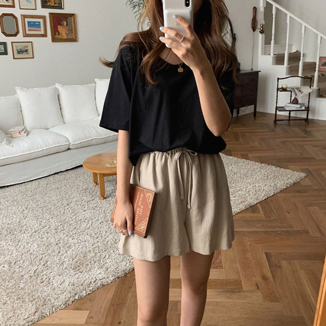 Mix đồ theo 'combo' đen – beige đơn giản nhưng xịn thấy mê, muốn thăng hạng phong cách bạn nên tham khảo ngay - 3 Mix đồ theo 'combo' đen – beige đơn giản nhưng xịn thấy mê, muốn thăng hạng phong cách bạn nên tham khảo ngay - 3
