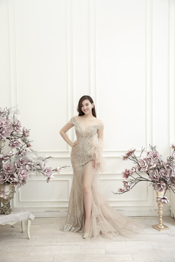 Top 3 Miss World Việt Nam 2019 khoe sắc vóc lộng lẫy trong buổi thử váy dạ hội - 6 Top 3 Miss World Việt Nam 2019 khoe sắc vóc lộng lẫy trong buổi thử váy dạ hội - 6
