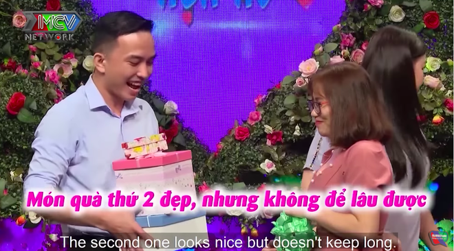 Lần đầu tiên trong lịch sử 'Bạn muốn hẹn hò', 2 MC phải ra tay bấm nút vì cặp đôi chính vừa chạm mặt nhau đã làm điều này - 6 Lần đầu tiên trong lịch sử 'Bạn muốn hẹn hò', 2 MC phải ra tay bấm nút vì cặp đôi chính vừa chạm mặt nhau đã làm điều này - 6