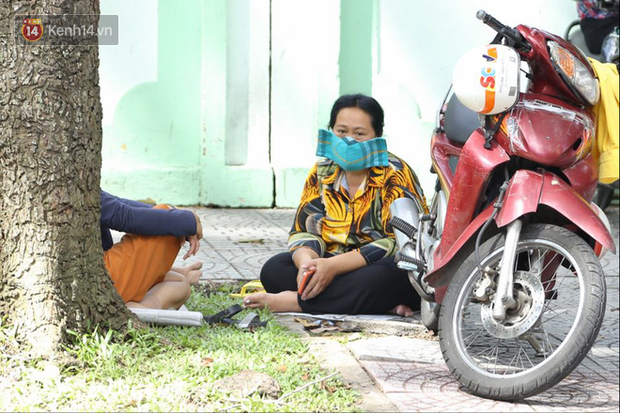 Những khoảnh khắc cảm xúc nhất kỳ thi THPT Quốc gia: Khi đứa con bé bỏng của bố mẹ sắp bước vào đại học - 3 Những khoảnh khắc cảm xúc nhất kỳ thi THPT Quốc gia: Khi đứa con bé bỏng của bố mẹ sắp bước vào đại học - 3