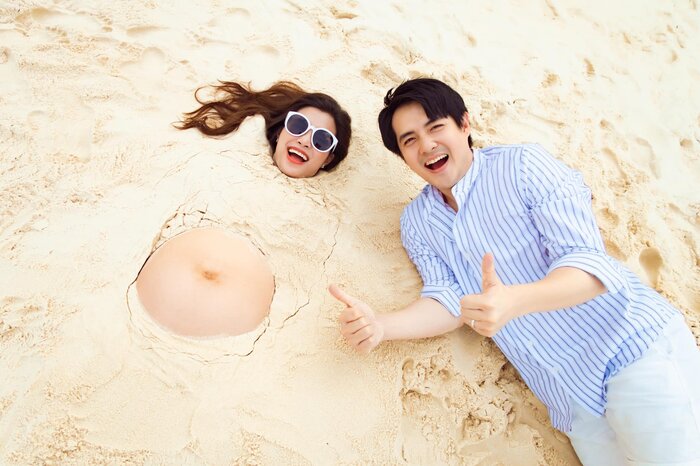 Đông Nhi khoe bụng bầu 'độc đáo' cùng Ông Cao Thắng, Jun Phạm bình luận gây liên tưởng mạnh mẽ Đông Nhi khoe bụng bầu 'độc đáo' cùng Ông Cao Thắng, Jun Phạm bình luận gây liên tưởng mạnh mẽ
