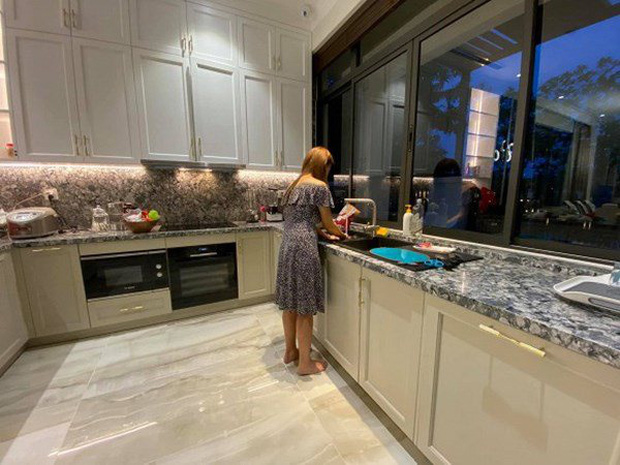 Chuẩn bị về một nhà, Vân Hugo hào hứng khoe từng ngóc ngách trong tổ ấm nhỏ được chồng sắp cưới tặng khiến dân tình 'lác mắt' - 9 Chuẩn bị về một nhà, Vân Hugo hào hứng khoe từng ngóc ngách trong tổ ấm nhỏ được chồng sắp cưới tặng khiến dân tình 'lác mắt' - 9