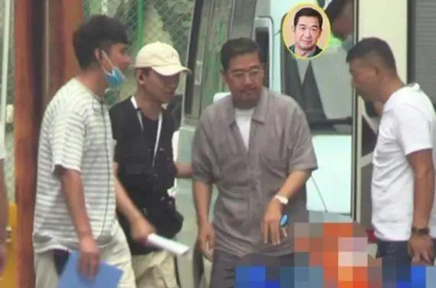 'Càn Long' Trương Quốc Lập ở tuổi 65: Đi làm quần quật 18 tiếng/ngày, vóc dáng tiều tụy, mệt mỏi khiến nhiều người xót xa 'Càn Long' Trương Quốc Lập ở tuổi 65: Đi làm quần quật 18 tiếng/ngày, vóc dáng tiều tụy, mệt mỏi khiến nhiều người xót xa