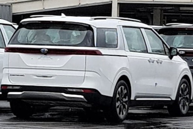 Kia Sedona 2021 lộ diện trước ngày ra mắt - 1 Kia Sedona 2021 lộ diện trước ngày ra mắt - 1