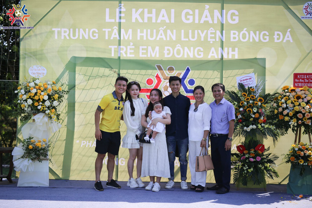 Chị dâu khoe được Quang Hải đích thân vào bếp chiêu đãi nhân dịp sinh nhật, đáng chú ý là bức ảnh chụp gia đình có mặt Huỳnh Anh - 3 Chị dâu khoe được Quang Hải đích thân vào bếp chiêu đãi nhân dịp sinh nhật, đáng chú ý là bức ảnh chụp gia đình có mặt Huỳnh Anh - 3