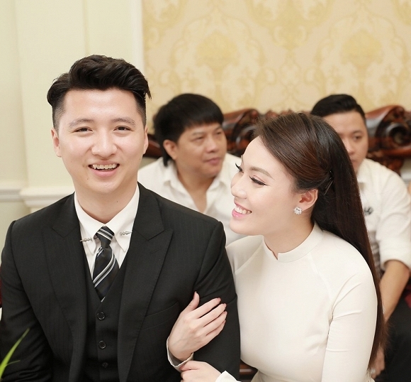 Có 'phốt' mới thấy hóa ra MÃI MÃI là 11 tháng, phụ nữ cứ cẩn thận khi được hứa 'Anh muốn đem cả thế giới này tặng cho em'! - 7 Có 'phốt' mới thấy hóa ra MÃI MÃI là 11 tháng, phụ nữ cứ cẩn thận khi được hứa 'Anh muốn đem cả thế giới này tặng cho em'! - 7
