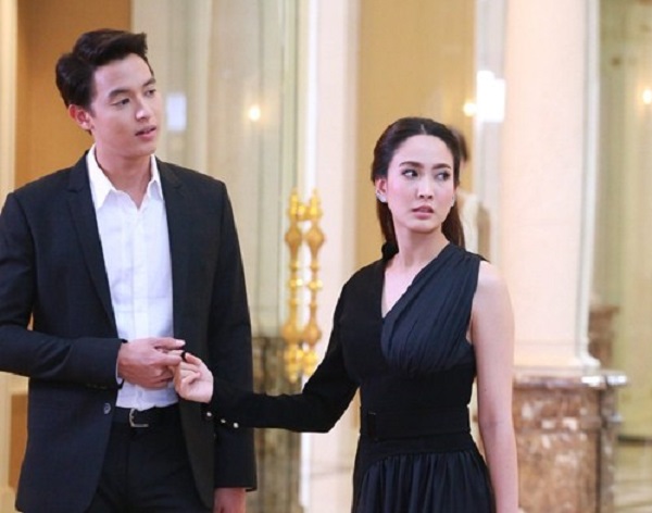 Chồng đang chán ngán muốn 'rũ' cô vợ 'đã xấu còn không nghe lời', song biến cố bất ngờ ập đến khiến anh và cả nhà chồng cuống quýt níu chân cô Chồng đang chán ngán muốn 'rũ' cô vợ 'đã xấu còn không nghe lời', song biến cố bất ngờ ập đến khiến anh và cả nhà chồng cuống quýt níu chân cô