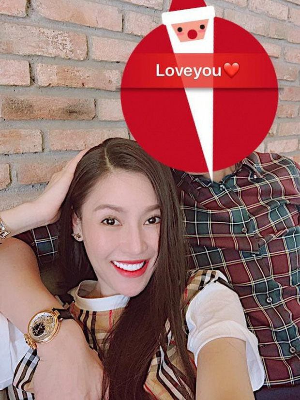 Hậu công khai hẹn hò, Quế Vân hạnh phúc khoe ảnh hôn bạn trai cực tình tứ nhưng vẫn nhất quyết giấu mặt - 1 Hậu công khai hẹn hò, Quế Vân hạnh phúc khoe ảnh hôn bạn trai cực tình tứ nhưng vẫn nhất quyết giấu mặt - 1