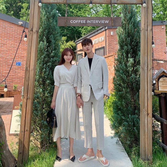 4 chiêu diện đồ đôi xịn mê couple Hàn mách nước cho bạn, ai đang 'ế' cũng nên xem qua vì sau này dễ sẽ cần đến - 9 4 chiêu diện đồ đôi xịn mê couple Hàn mách nước cho bạn, ai đang 'ế' cũng nên xem qua vì sau này dễ sẽ cần đến - 9