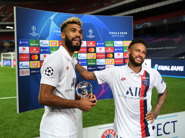 Neymar tặng danh hiệu 'Cầu thủ xuất sắc nhất trận' cho Choupo-Moting Neymar tặng danh hiệu 'Cầu thủ xuất sắc nhất trận' cho Choupo-Moting