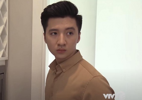 Chân dung 'nam thần' Nguyễn Trọng Hưng bị vợ giảng viên bắt quả tang ngoại tình: Hot boy màn ảnh nhỏ, thành tích và gia thế đáng nể cho đến khi bị 'bóc phốt'? Chân dung 'nam thần' Nguyễn Trọng Hưng bị vợ giảng viên bắt quả tang ngoại tình: Hot boy màn ảnh nhỏ, thành tích và gia thế đáng nể cho đến khi bị 'bóc phốt'?