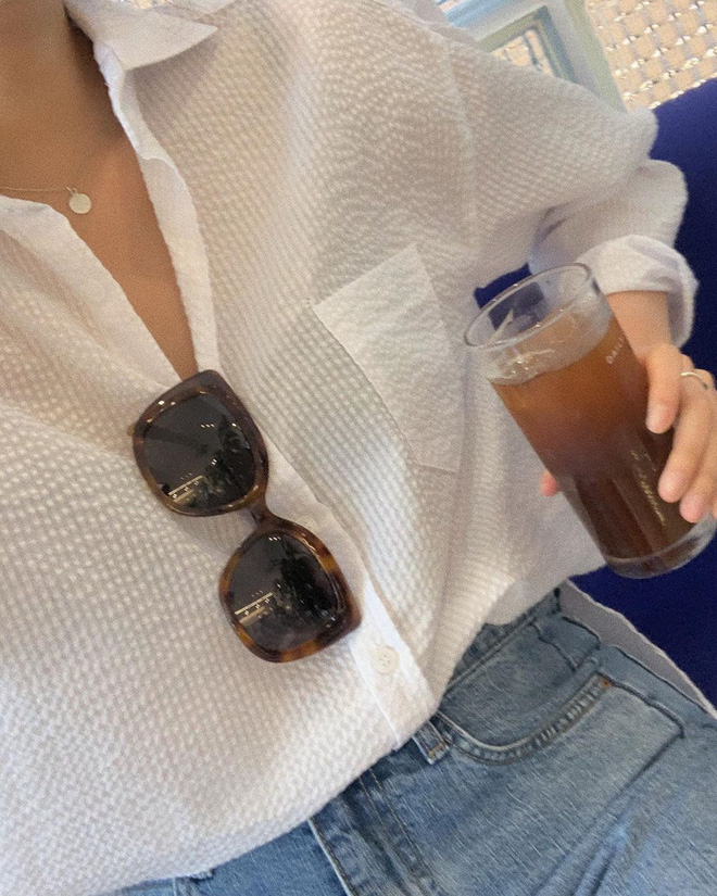 6 items khiến outfit của bạn sang xịn hơn tức thì, trong đó có 3 món màu nâu cực kỳ lợi hại - 7 6 items khiến outfit của bạn sang xịn hơn tức thì, trong đó có 3 món màu nâu cực kỳ lợi hại - 7