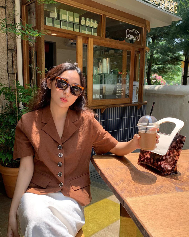 6 items khiến outfit của bạn sang xịn hơn tức thì, trong đó có 3 món màu nâu cực kỳ lợi hại - 8 6 items khiến outfit của bạn sang xịn hơn tức thì, trong đó có 3 món màu nâu cực kỳ lợi hại - 8