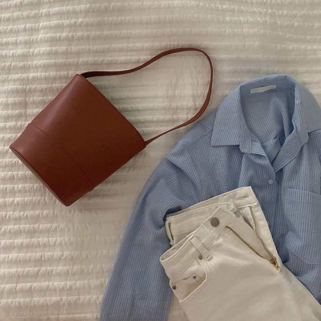 6 items khiến outfit của bạn sang xịn hơn tức thì, trong đó có 3 món màu nâu cực kỳ lợi hại - 21 6 items khiến outfit của bạn sang xịn hơn tức thì, trong đó có 3 món màu nâu cực kỳ lợi hại - 21