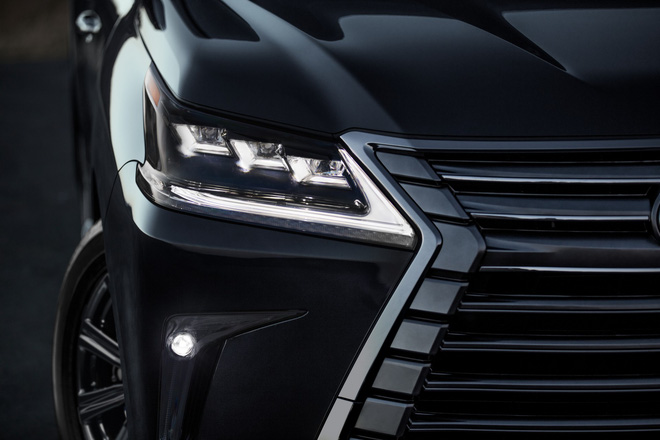 'Chuyên cơ mặt đất' Lexus LX 570 bất ngờ nâng cấp, thêm bản hàng hiếm cho đại gia thích nổi bật - 2 'Chuyên cơ mặt đất' Lexus LX 570 bất ngờ nâng cấp, thêm bản hàng hiếm cho đại gia thích nổi bật - 2